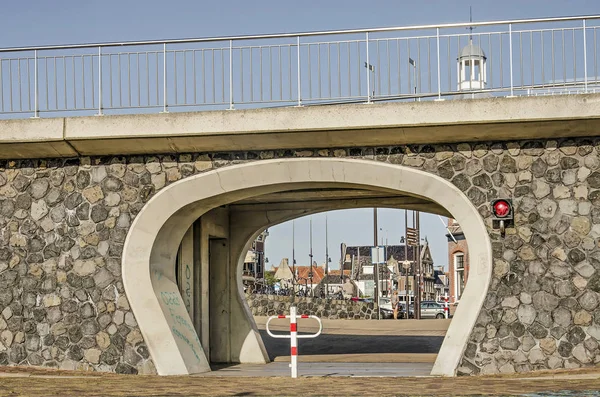 Harlingen Hollanda Temmuz 2019 Deniz Duvarındaki Bir Delikten Limandan Eski — Stok fotoğraf