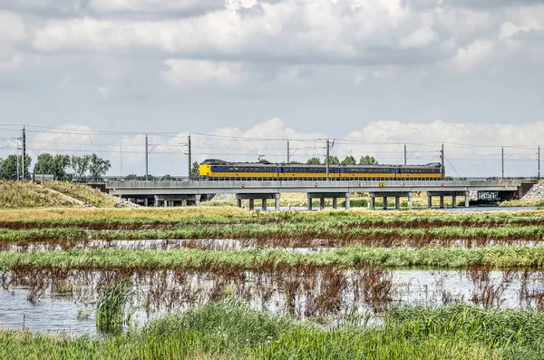 Kampen Países Bajos Julio 2019 Ferrocarriles Holandeses Tren Interurbano Nuevo —  Fotos de Stock