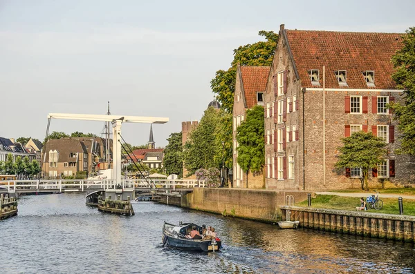 Зволле Нидерланды Июля 2019 Небольшой Круиз Лодке Торбекскому Каналу Приближаясь — стоковое фото