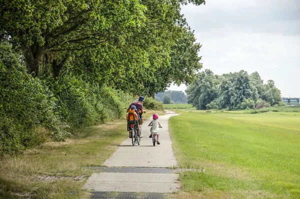 Vollehove Netherlands August 2019 Young Father Bicycling One Child Kid — Stock Photo, Image