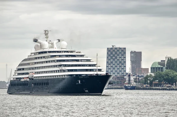 Rotterdam Nederland Augustus 2019 Luxe Cruiseschip Scenic Eclipse Nadert Cruise — Stockfoto