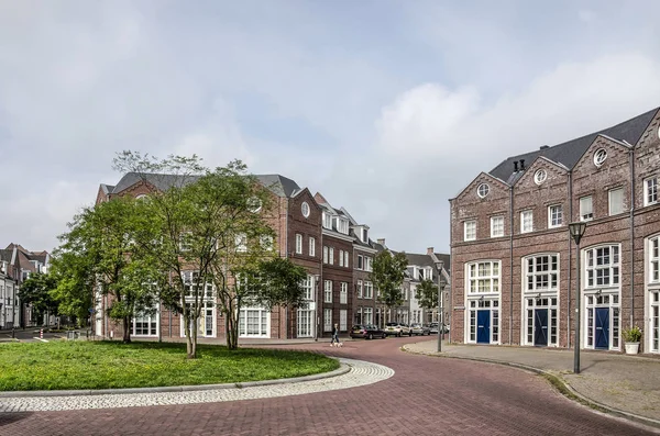 Helmond Nizozemsko Srpna 2019 Kruhový Objezd Obklopený Novoklasicistním Bydlením Postmoderní — Stock fotografie