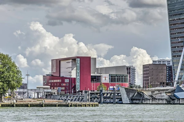 Rotterdam Nizozemsko Srpna 2019 Pohled Přes Řeku Nieuwe Maas Směrem — Stock fotografie