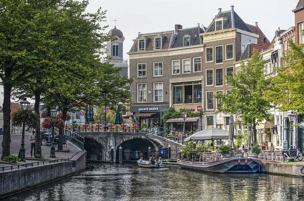 Leiden Países Bajos Septiembre 2019 Vista Través Del Canal Del — Foto de Stock