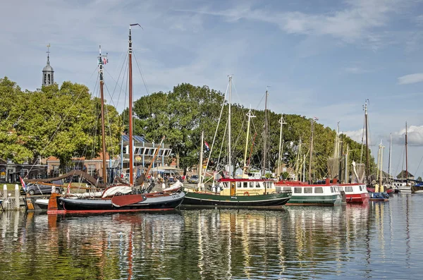 Enkhuizen September 2019 Kleurrijke Historische Schepen Afgemeerd Buitenhaven Een Zonnige — Stockfoto