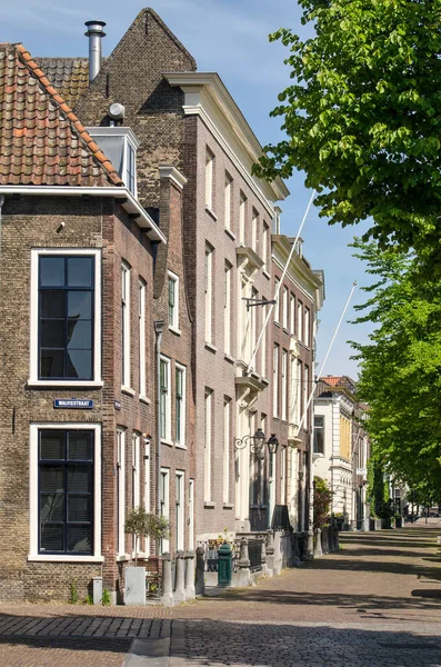 Schiedam Nizozemsko Května 2020 Tradiční Cihlové Domy Křižovatce Kanálu Walisstraat — Stock fotografie