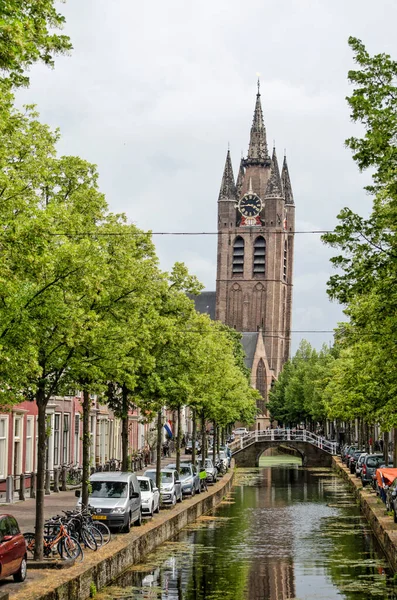 Delft Nizozemsko Června 2020 Pohled Podél Kanálu Oude Delft Směrem — Stock fotografie