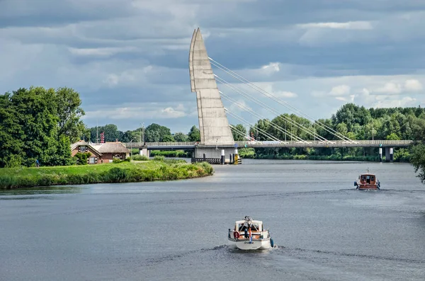 Zwolle Hollanda Temmuz 2020 Zwartewater Nehrinde Mastenbroeker Köprüsünden Geçen Küçük — Stok fotoğraf