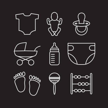 Bebek arabası, Bebek bezi, besleme şişe, çıngırak, Bebek, emzik, ayak izleri, elbise, oyuncak abacus gibi anahat bebek simgeler vektör kümesi. Siyah arka plan üzerine beyaz bebek simgeler. 