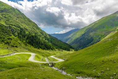 transfagarasan yol serpantin güzel yaz görünümü
