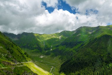 transfagarasan yol serpantin güzel yaz görünümü