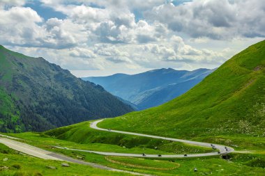 transfagarasan yol serpantin güzel yaz görünümü