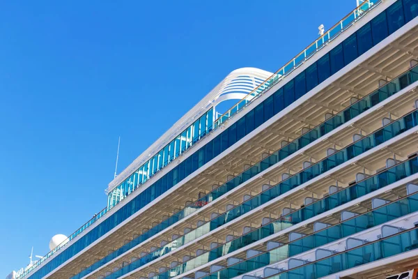 Daglicht Zicht Balkon Terras Van Het Grote Witte Ligplaats Cruiseschip — Stockfoto