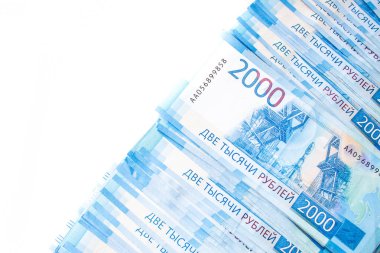 2000 ruble yeni banknotlar büyük bir paket