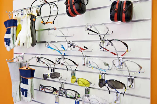 Stoisko Okulary Ochronne Rękawice Słuchawki Pracy — Zdjęcie stockowe