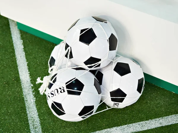 Classic Soccer Balls Grid Green Football Field Lawn — Stock Photo, Image