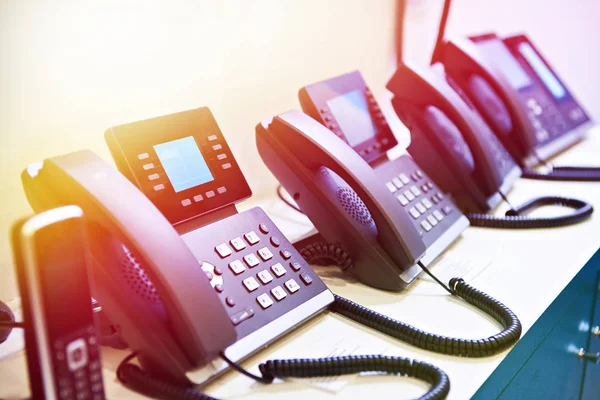 Telefones Para Escritório Nas Prateleiras Loja — Fotografia de Stock