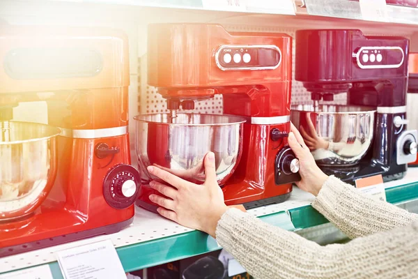 Woman Shopper Selects Electric Food Processor — Stock Photo, Image