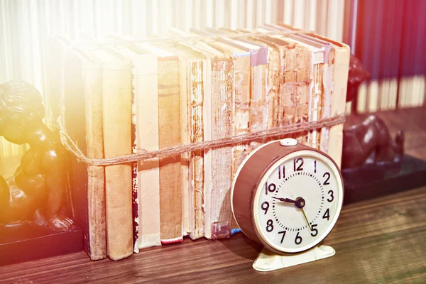 Old Books Tied Rope Shelf Alarm Clock — Stock Photo, Image