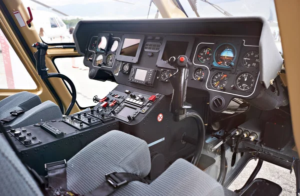 Innenraum Cockpit Hubschrauber Pilot Armaturenbrett — Stockfoto