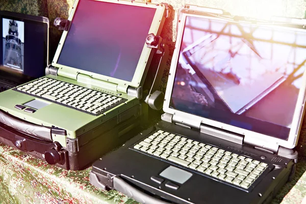 Chronionych Laptopy Dla Celów Wojskowych Przemysłowych — Zdjęcie stockowe