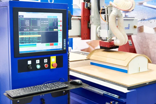 Cnc Fräs Und Gravierzentrum Mit Automatischem Werkzeugwechsel Für Möbel Werk — Stockfoto