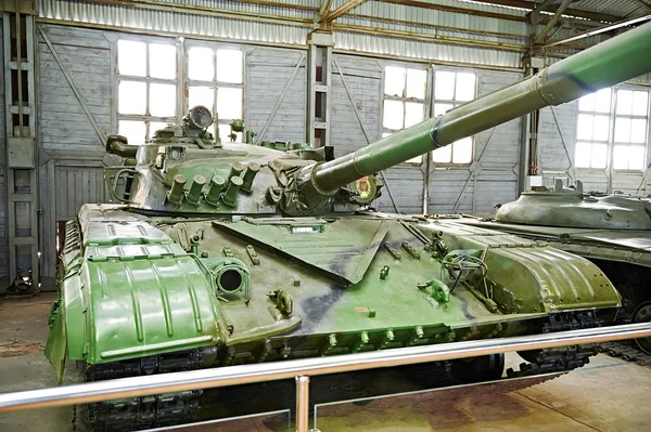 Char de combat principal soviétique de deuxième génération T-64A — Photo