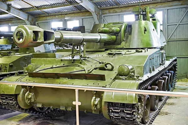 So-152 2S3 Akatsiya Sovjet 152,4 mm gemotoriseerde artillerie — Stockfoto