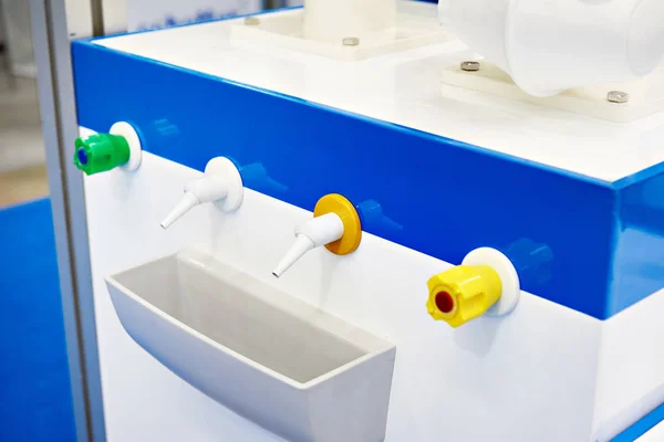 Wasserhähne Chemielabor — Stockfoto