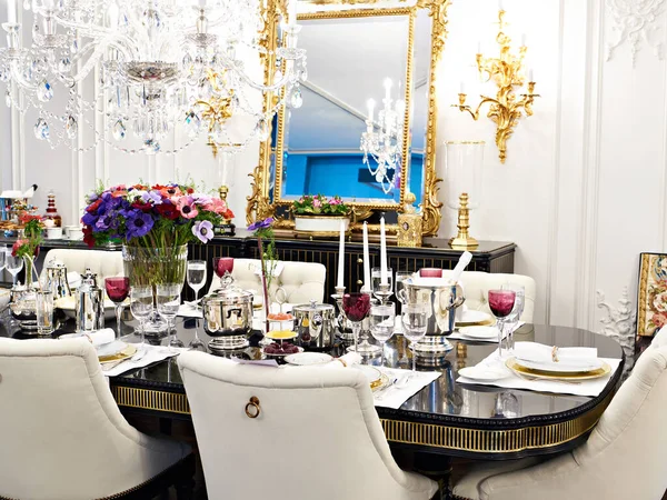 Luxe Tafelset Voor Een Feestelijk Diner — Stockfoto