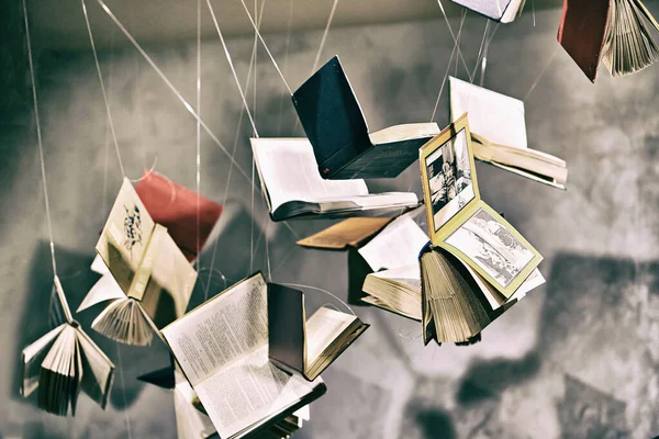 Books Hanging Air Art Object — Stock Photo, Image