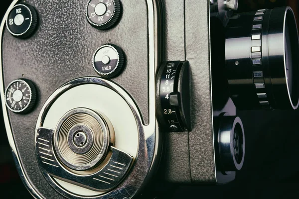 古いレトロ映画カメラの絞りスイッチ — ストック写真