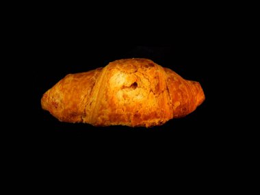 Zencefilli ekmek siyah arkaplanda izole