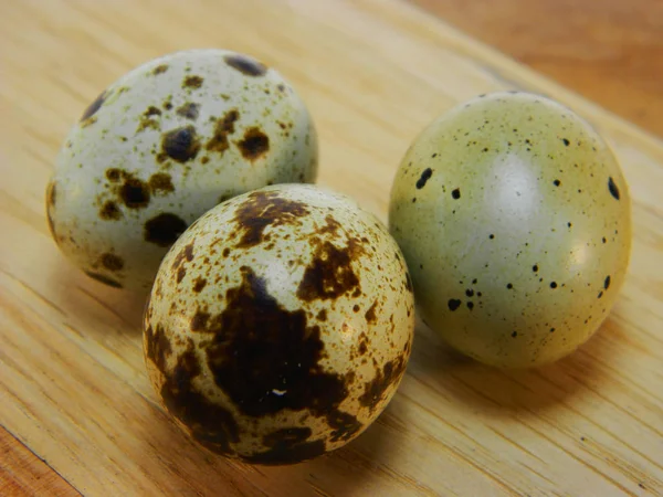 Huevo aislado sobre fondo blanco —  Fotos de Stock