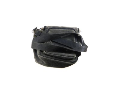 eski çanta beyaz arkaplanda izole edildi