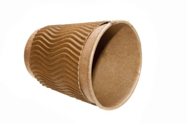 Tek kullanımlık cam beyaz arkaplanda izole edildi