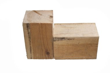 Beyaz arka plan üzerinde izole ahşap kiriş