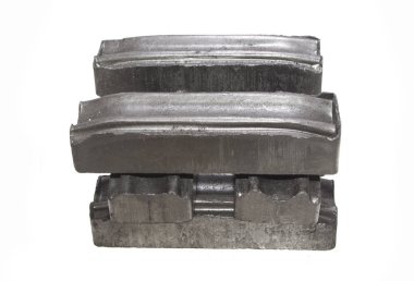 grafit kömürü beyaz arkaplanda izole edildi