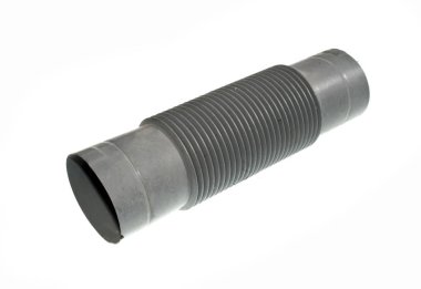 Beyaz arka plan üzerinde izole oluklu boru