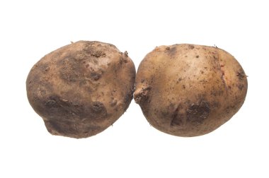 Beyaz arkaplanda izole edilmiş patates
