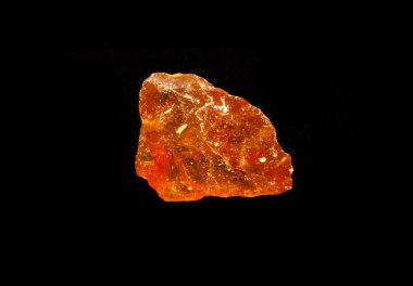 reçine siyah arkaplanda izole edildi