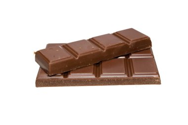 Beyaz arkaplanda izole edilmiş çikolata