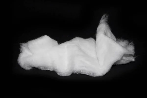 Lana de algodón aislada sobre fondo negro —  Fotos de Stock