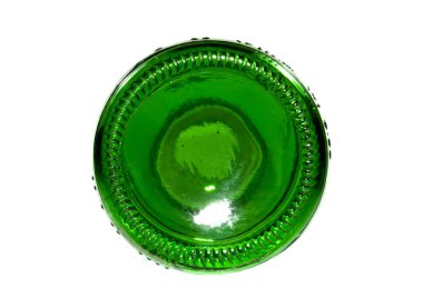 Beyaz arkaplanda izole edilmiş şişe