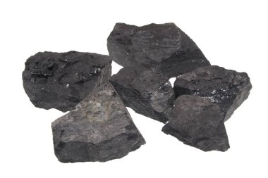 kömür beyaz arkaplanda izole edildi