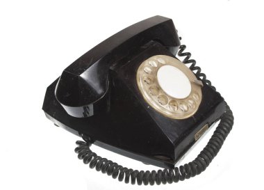 Beyaz arkaplanda eski telefon izole edildi