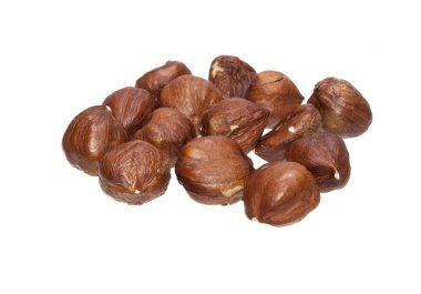 beyaz arkaplanda izole edilmiş fındık