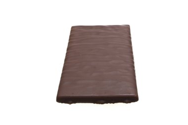 Beyaz arkaplanda izole edilmiş çikolata