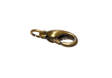 beyaz arkaplanda izole edilmiş anahtarlar için karabinatör