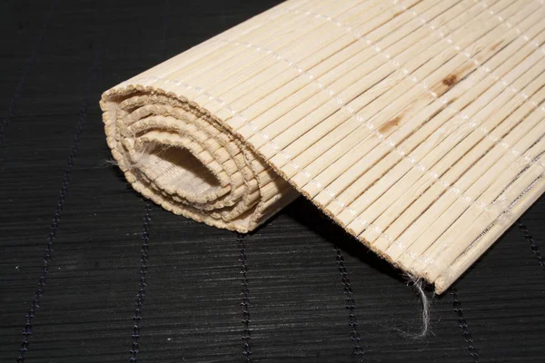 Bambusserviette isoliert auf weißem Hintergrund — Stockfoto